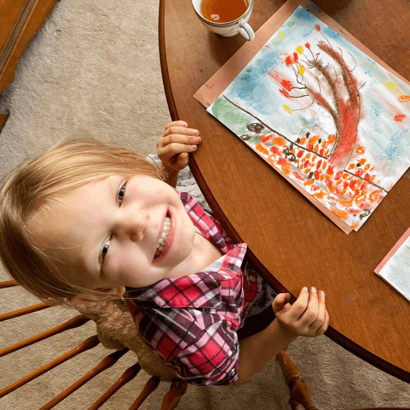 Are you looking for meaningful connections with your child? Did you know that art is a wonderful way to help strengthen your relationship? Share some one on one time with your kiddo with mommy and me art time with chalk pastels!